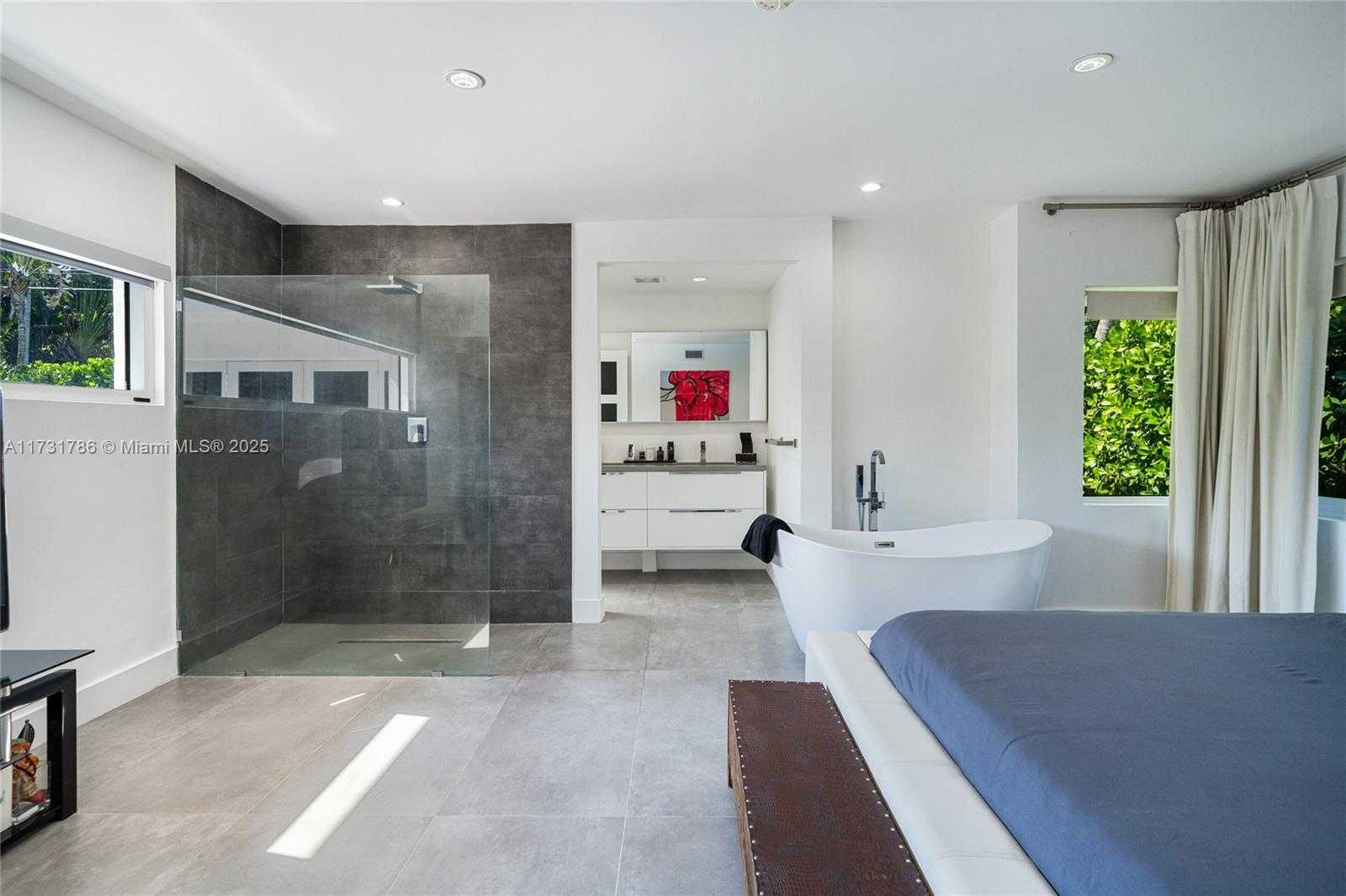 Small Image of 835 FAIRWAY DR, Miami Beach Number 23