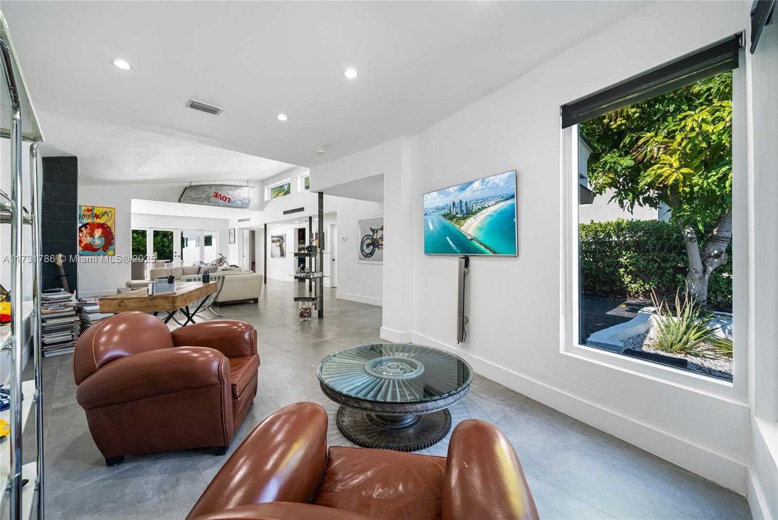 Small Image of 835 FAIRWAY DR, Miami Beach Number 9
