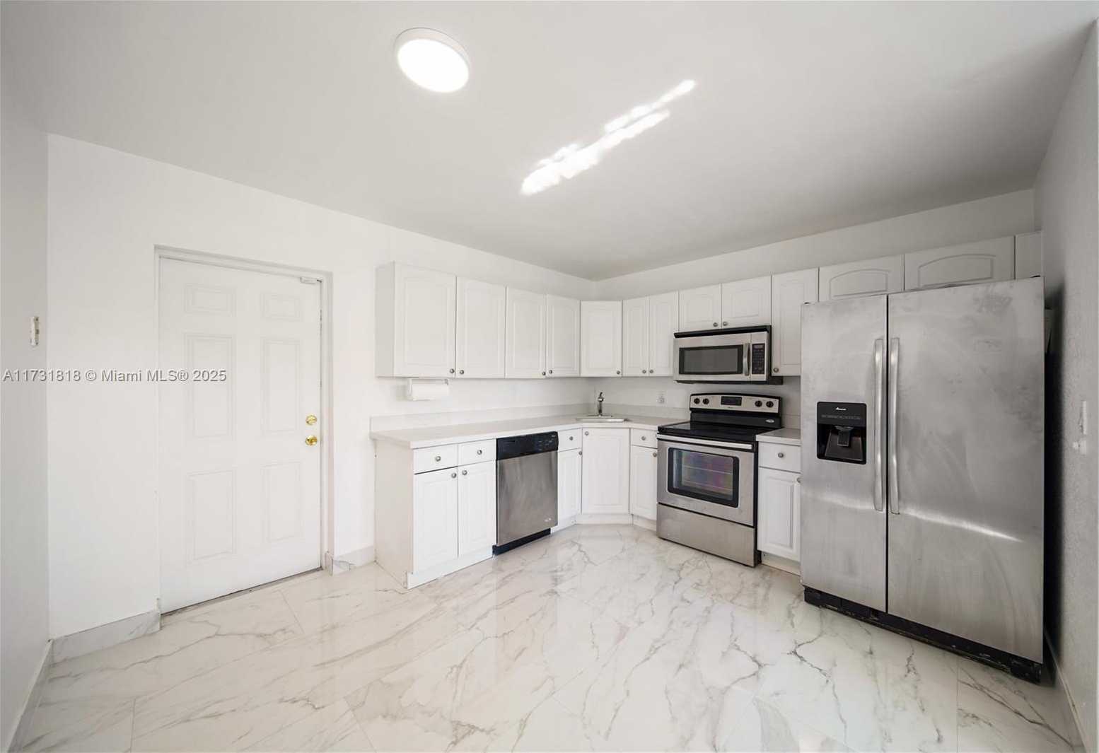 Small Image of 2709 NORTH WEST 54TH ST, Tamarac Number 15