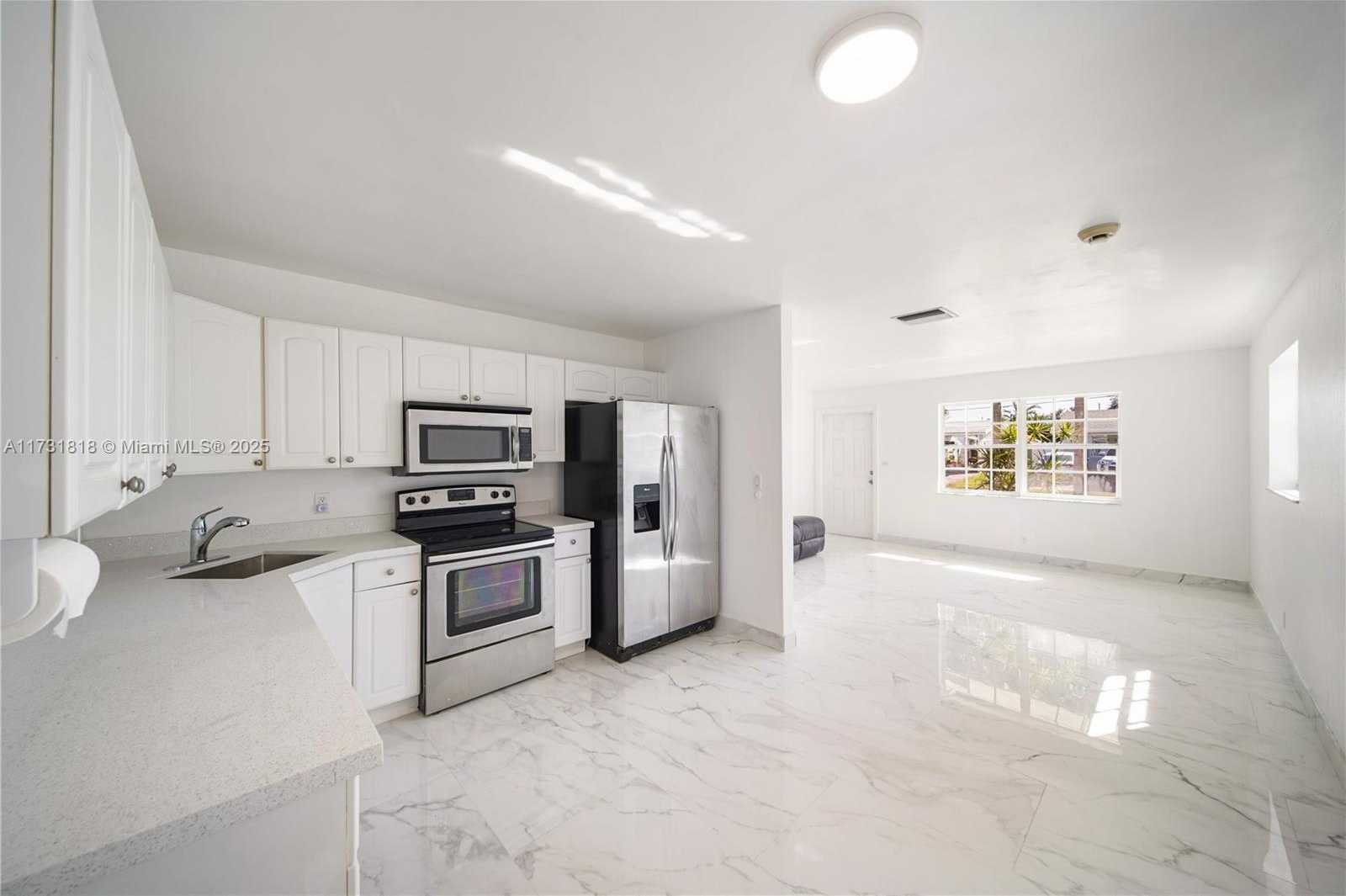 Small Image of 2709 NORTH WEST 54TH ST, Tamarac Number 4