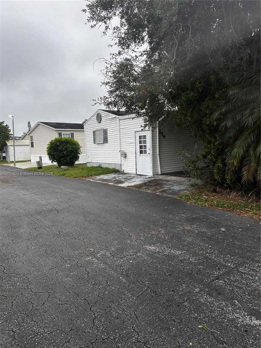 Small Image of 35250 SOUTH WEST 177 CT, Homestead Number 5