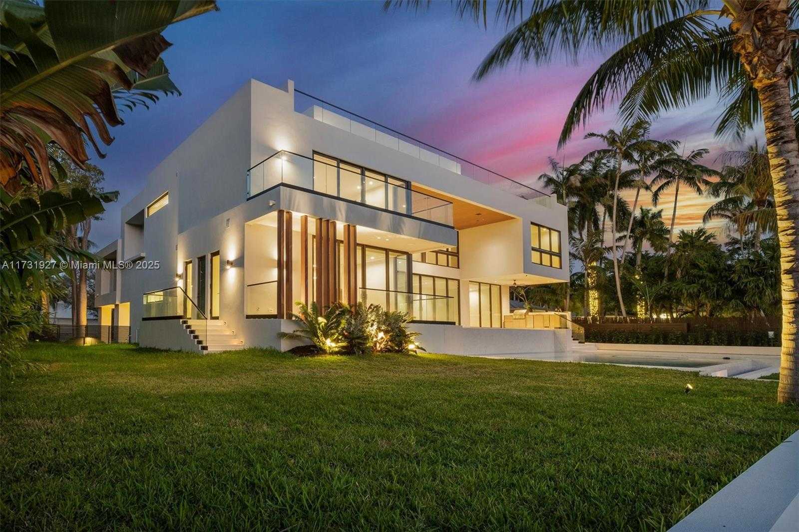 Small Image of 960 MARINER DR, Key Biscayne Number 10
