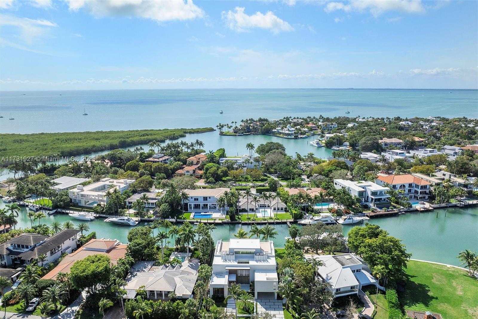 Small Image of 960 MARINER DR, Key Biscayne Number 11