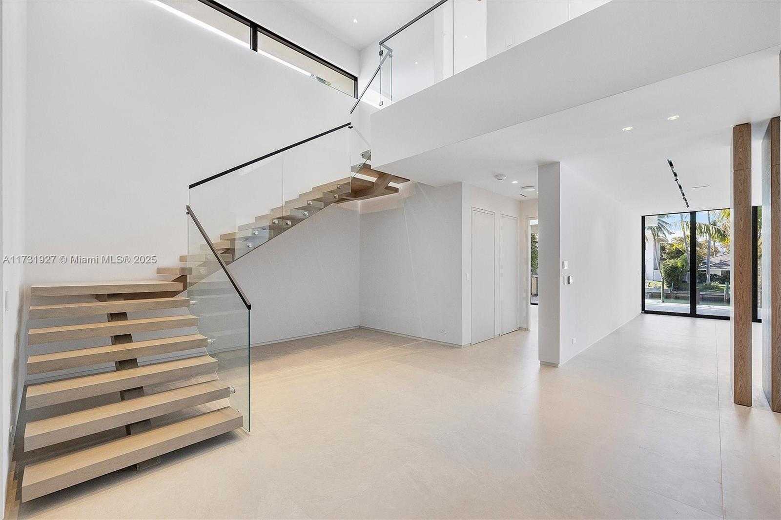 Small Image of 960 MARINER DR, Key Biscayne Number 14