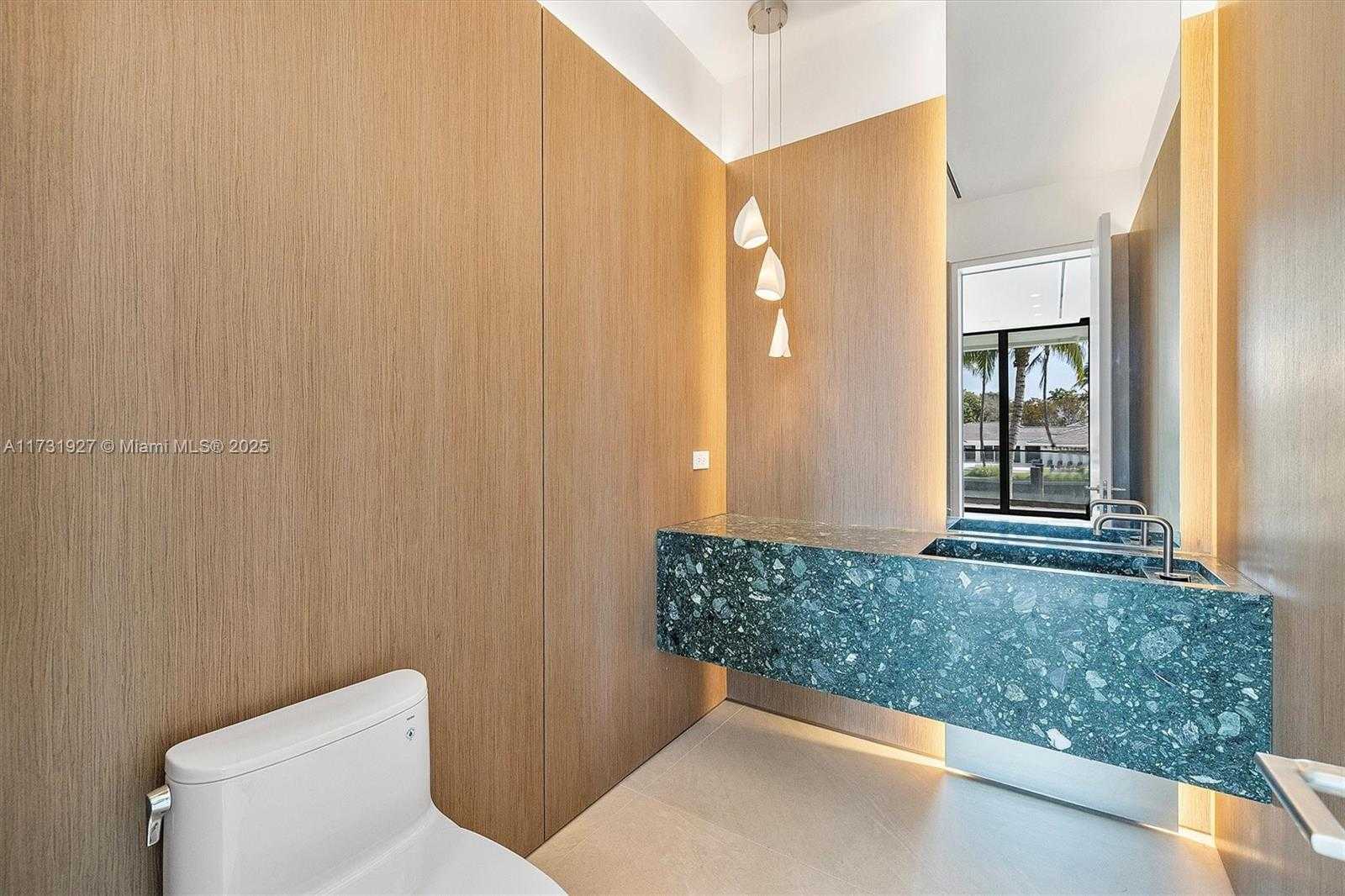 Small Image of 960 MARINER DR, Key Biscayne Number 24
