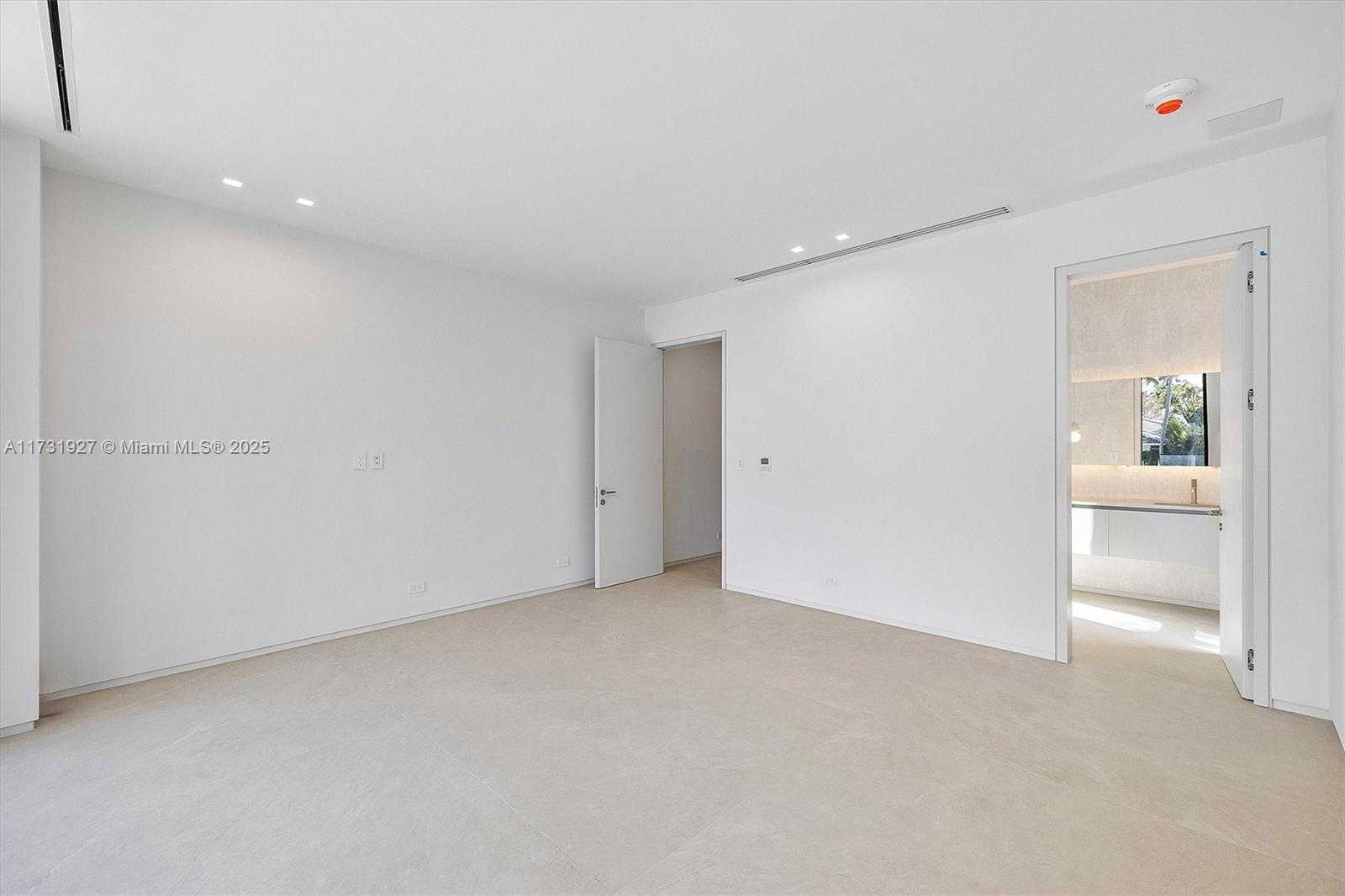 Small Image of 960 MARINER DR, Key Biscayne Number 29