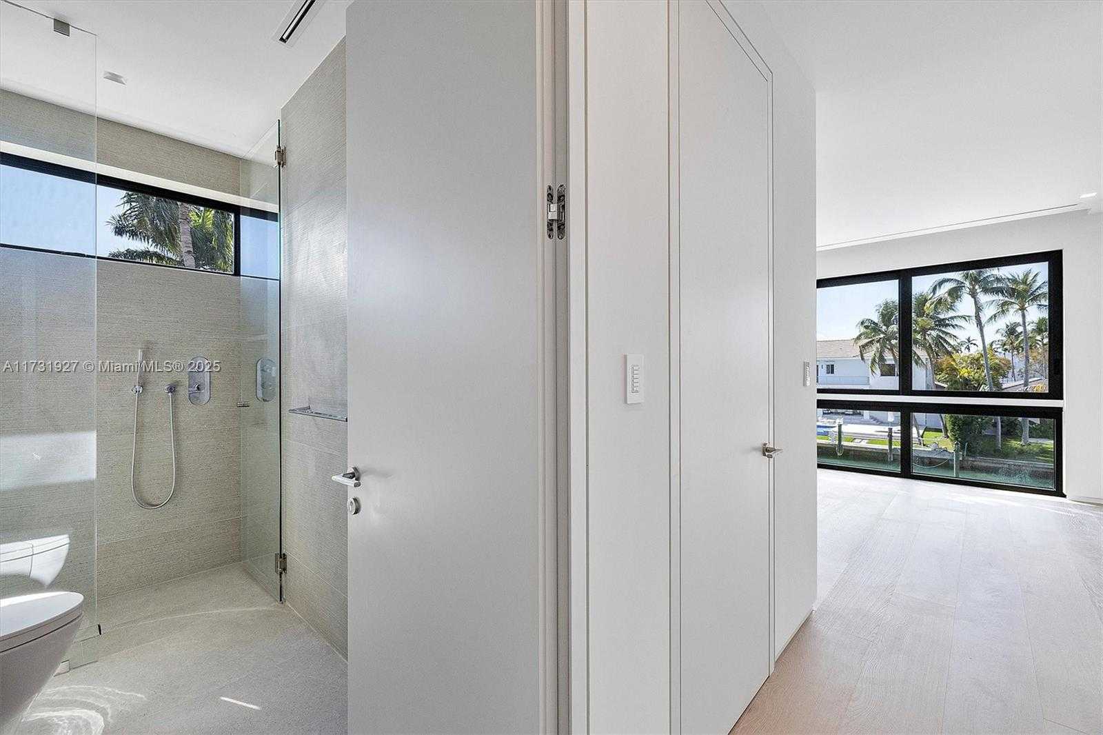 Small Image of 960 MARINER DR, Key Biscayne Number 38
