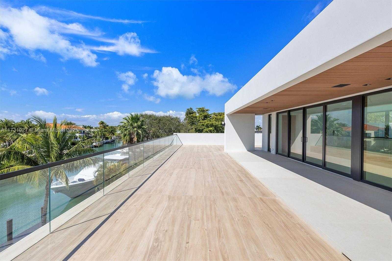 Small Image of 960 MARINER DR, Key Biscayne Number 5