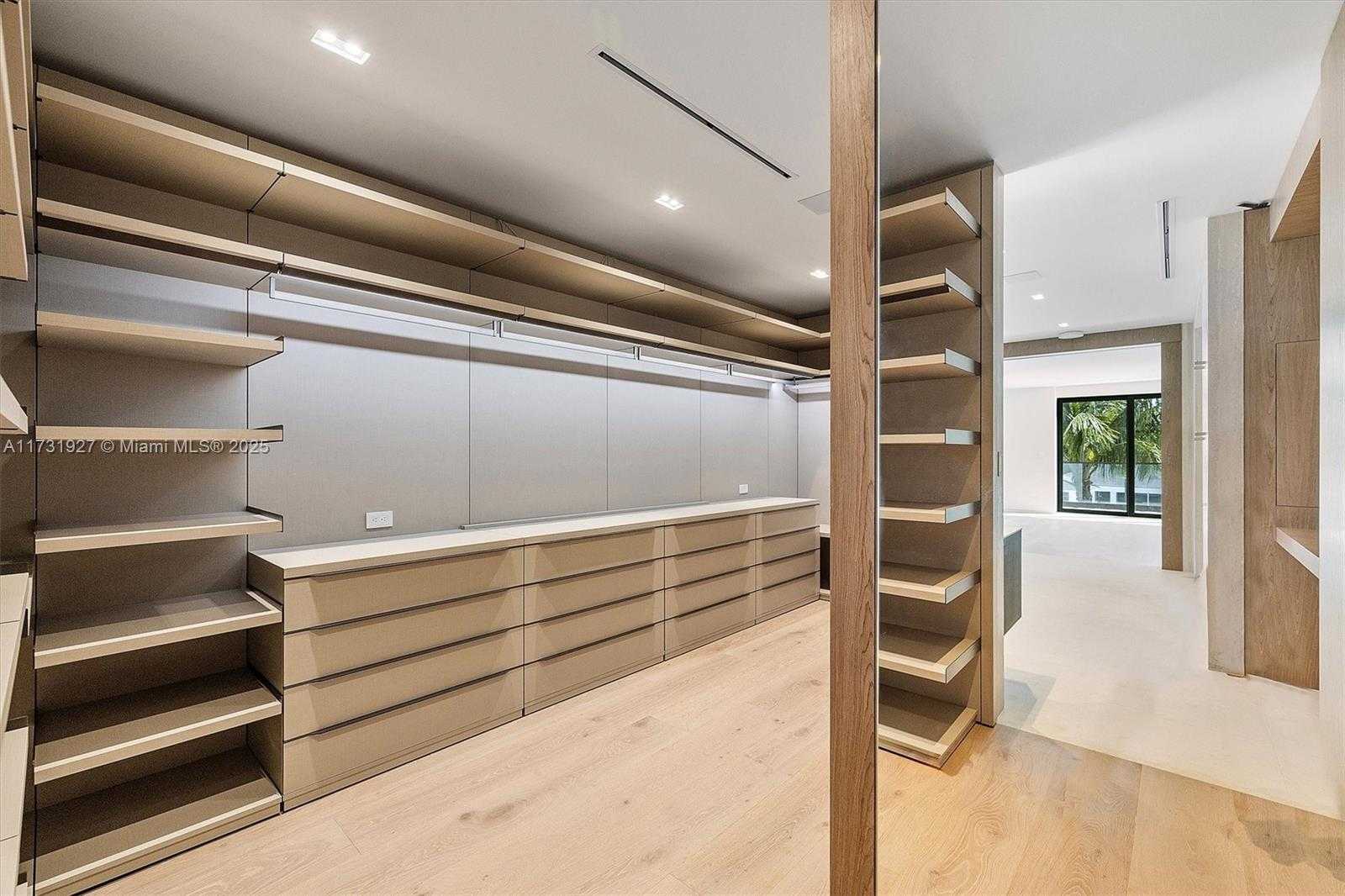 Small Image of 960 MARINER DR, Key Biscayne Number 53