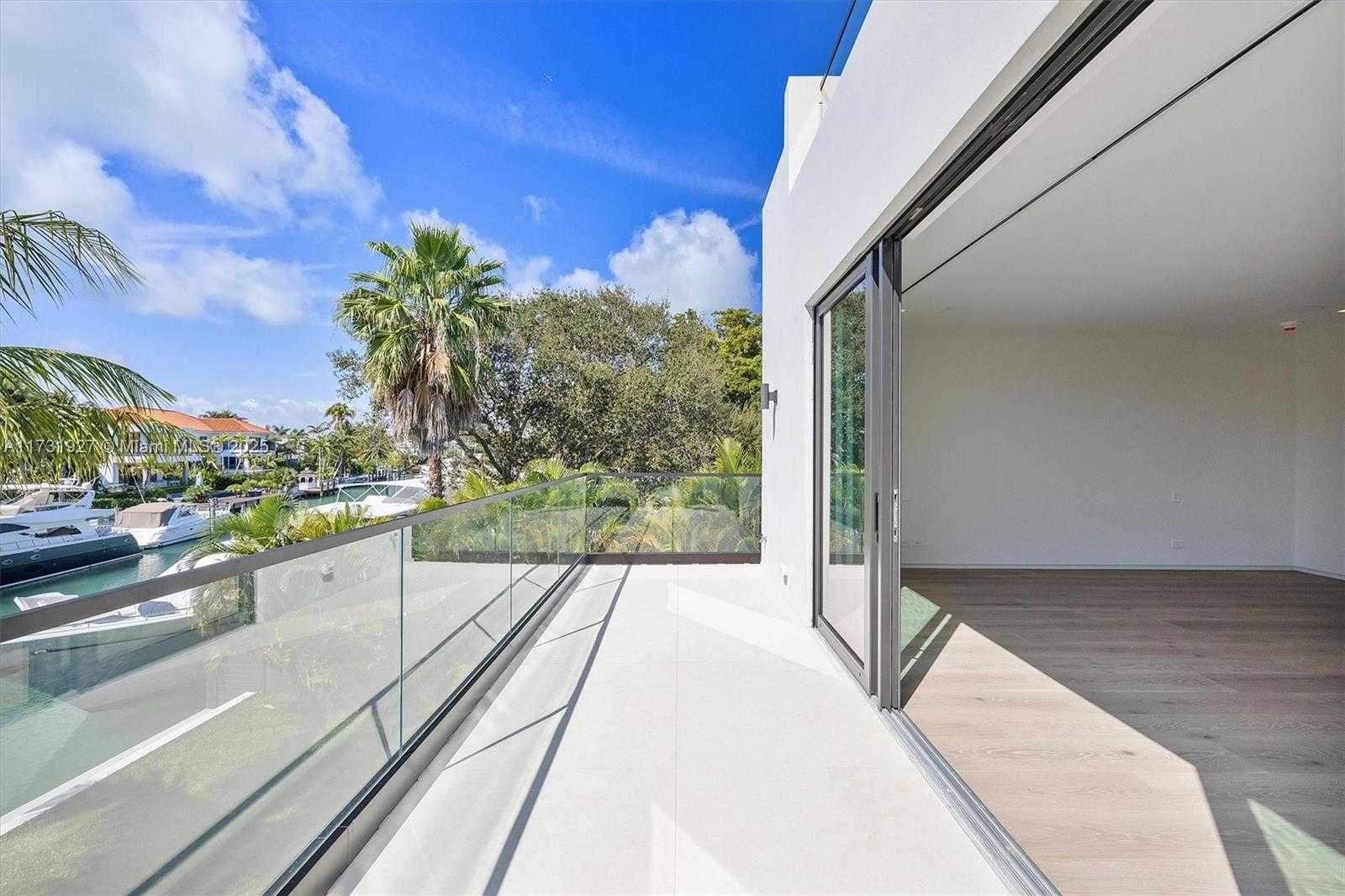 Small Image of 960 MARINER DR, Key Biscayne Number 54