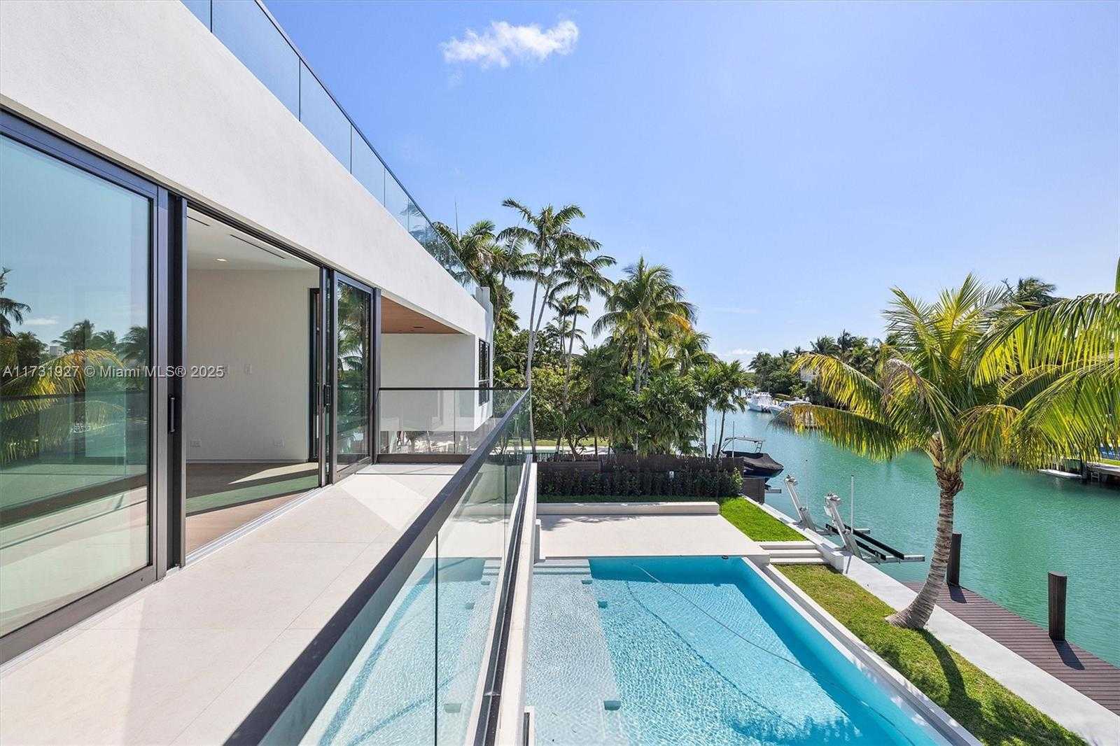 Small Image of 960 MARINER DR, Key Biscayne Number 55