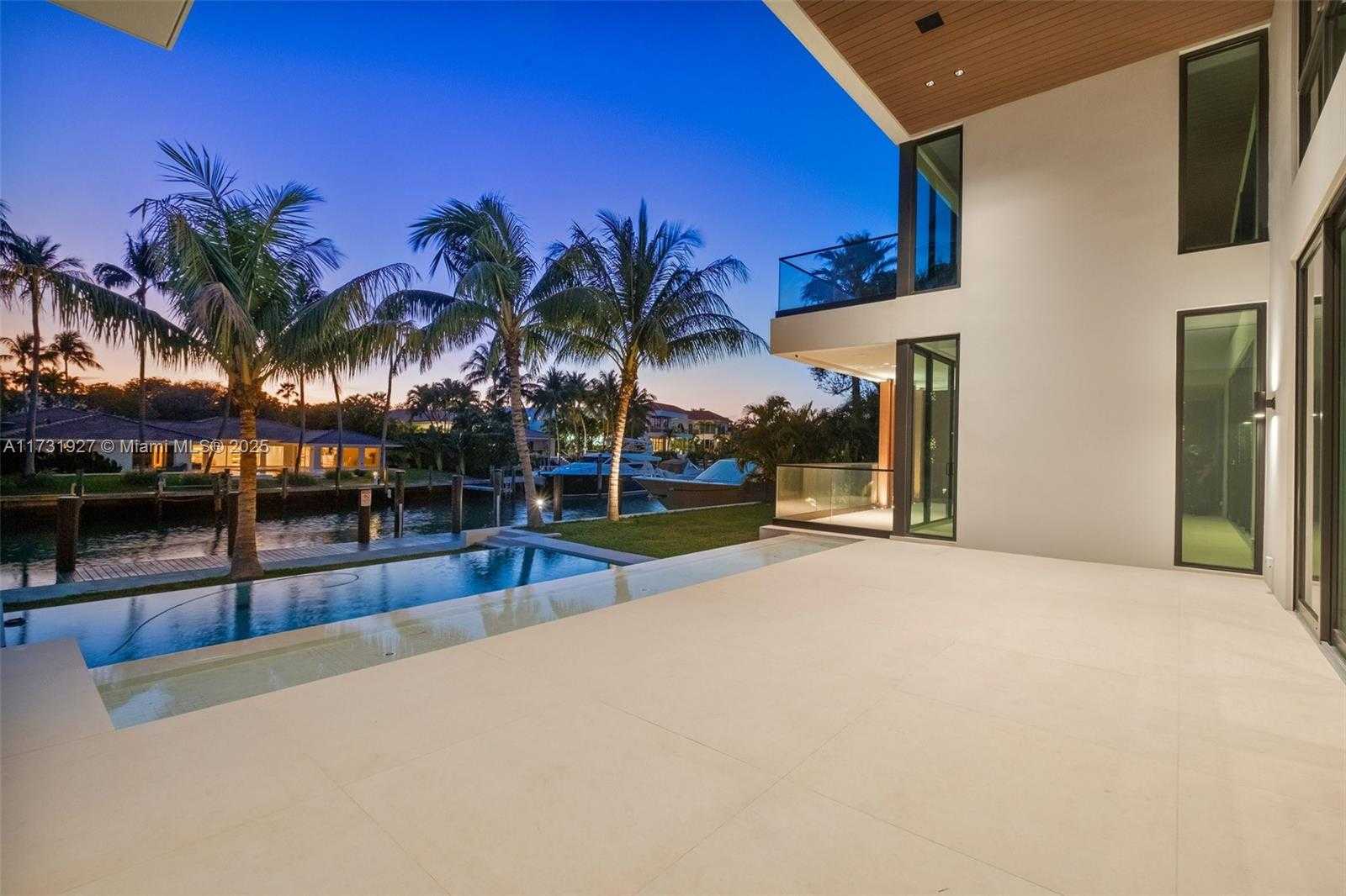 Small Image of 960 MARINER DR, Key Biscayne Number 6
