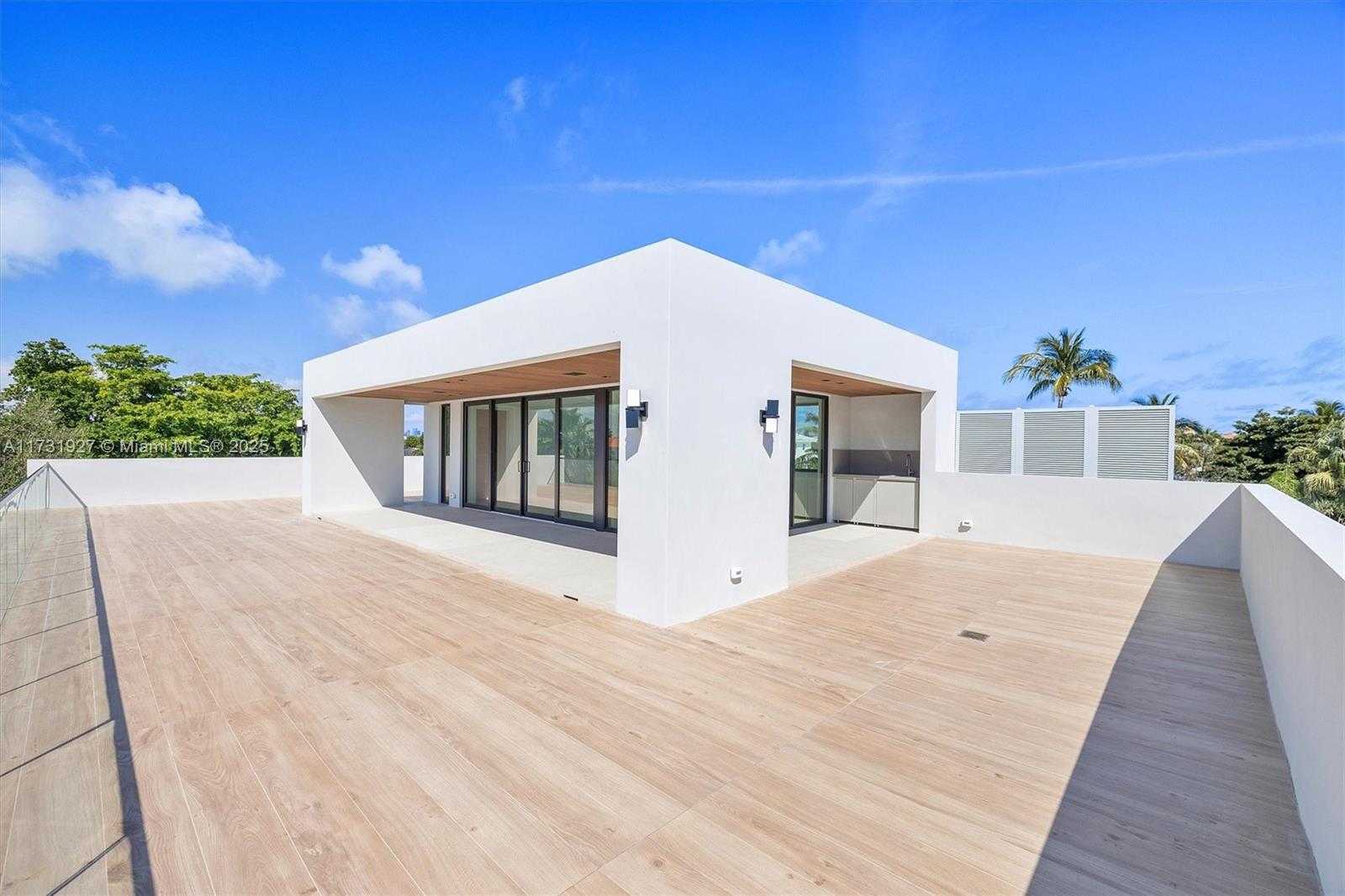 Small Image of 960 MARINER DR, Key Biscayne Number 62