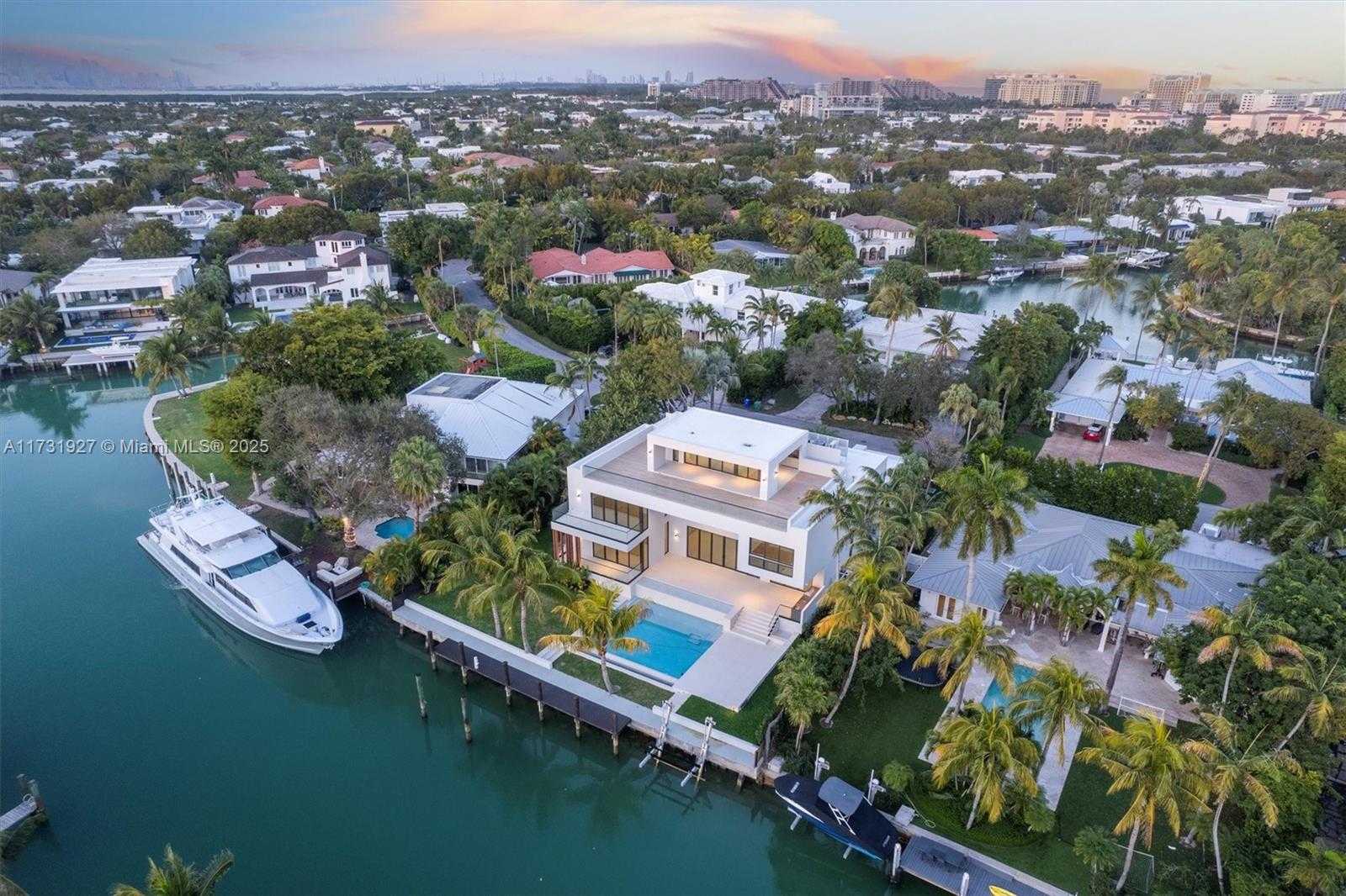 Small Image of 960 MARINER DR, Key Biscayne Number 72