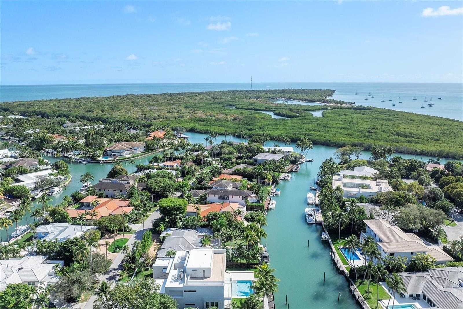 Small Image of 960 MARINER DR, Key Biscayne Number 73