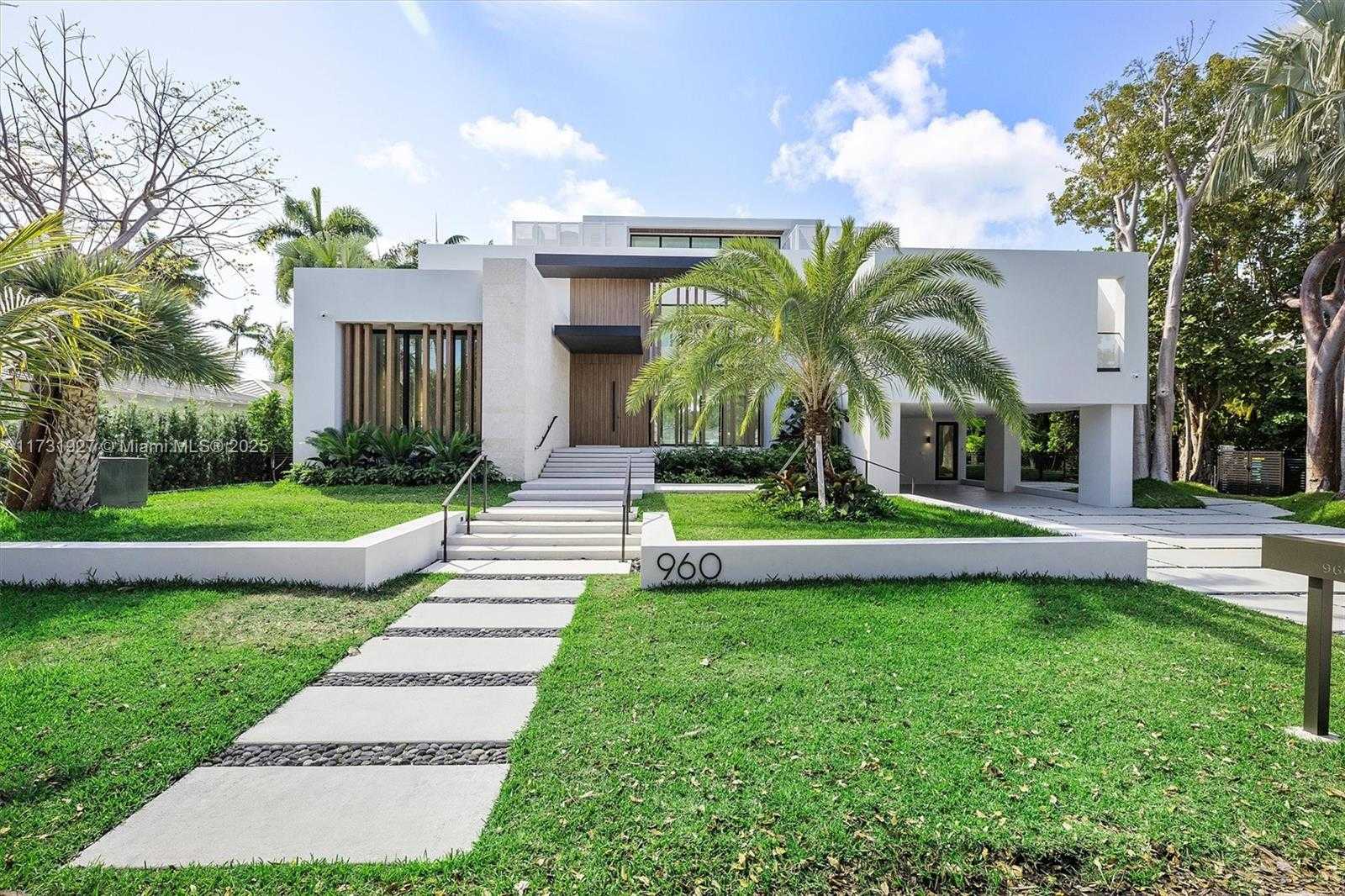 Small Image of 960 MARINER DR, Key Biscayne Number 9