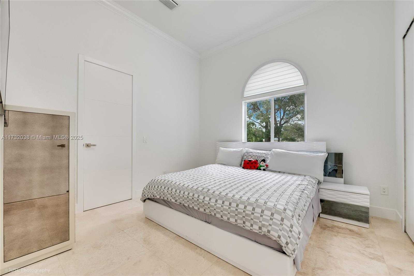 Small Image of 7780 SOUTH WEST 110TH ST, Pinecrest Number 12