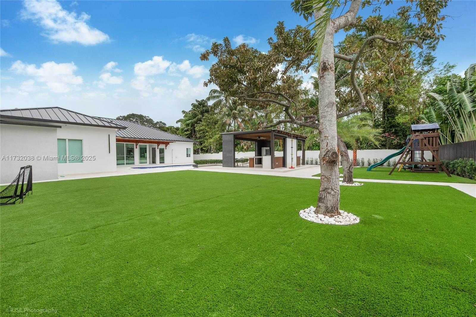 Small Image of 7780 SOUTH WEST 110TH ST, Pinecrest Number 13