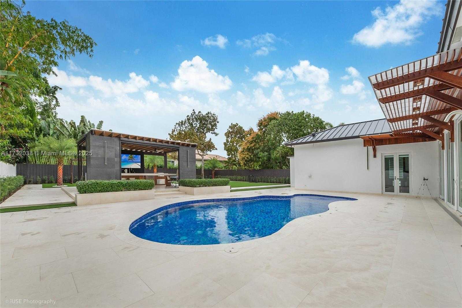 Small Image of 7780 SOUTH WEST 110TH ST, Pinecrest Number 15