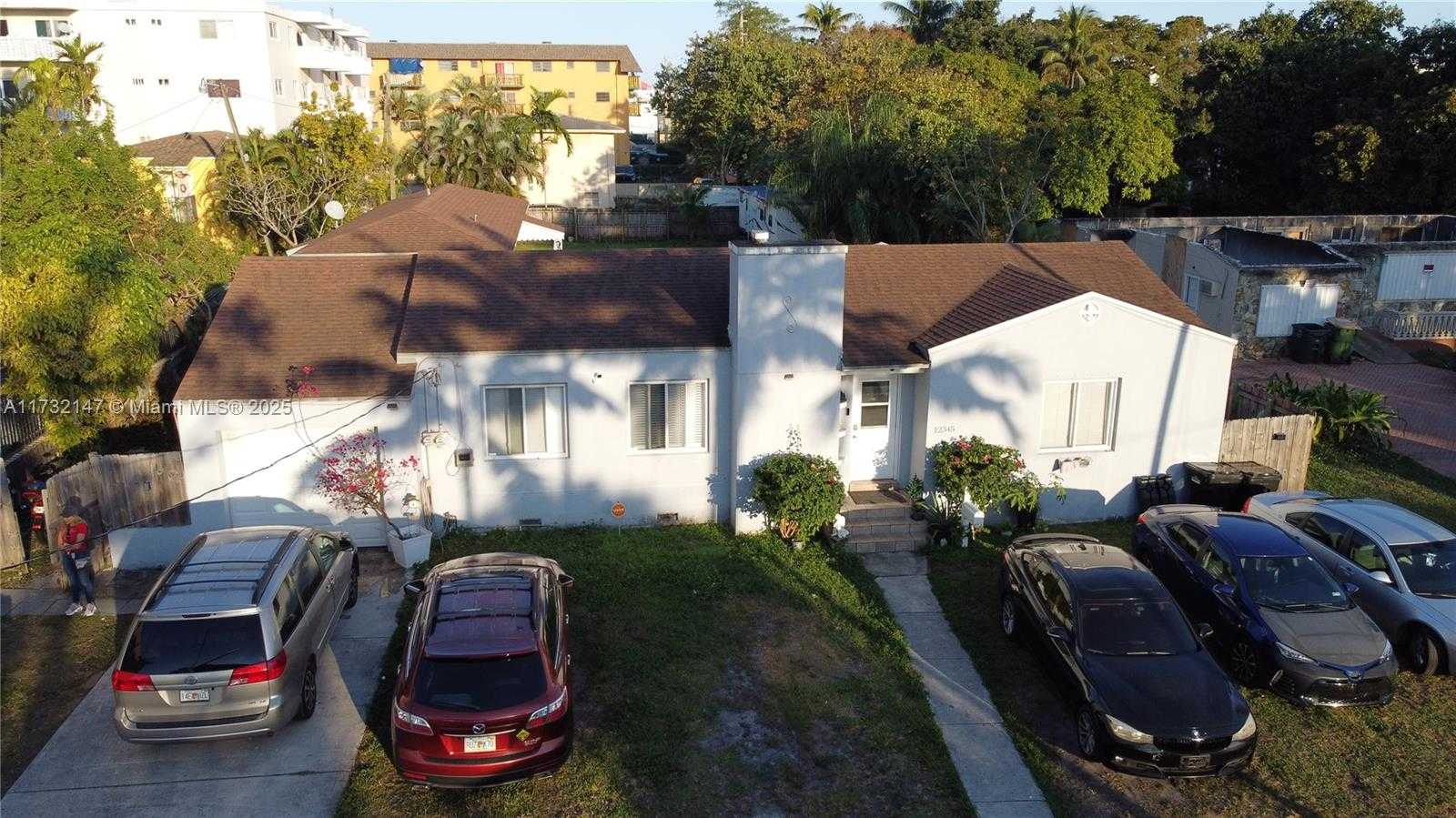 Small Image of 12345 GRIFFING BLVD, North Miami Number 13