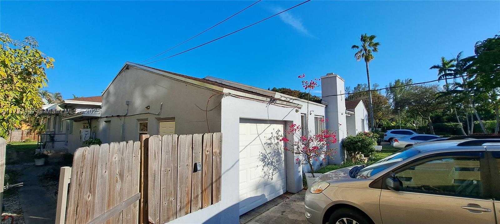 Small Image of 12345 GRIFFING BLVD, North Miami Number 15