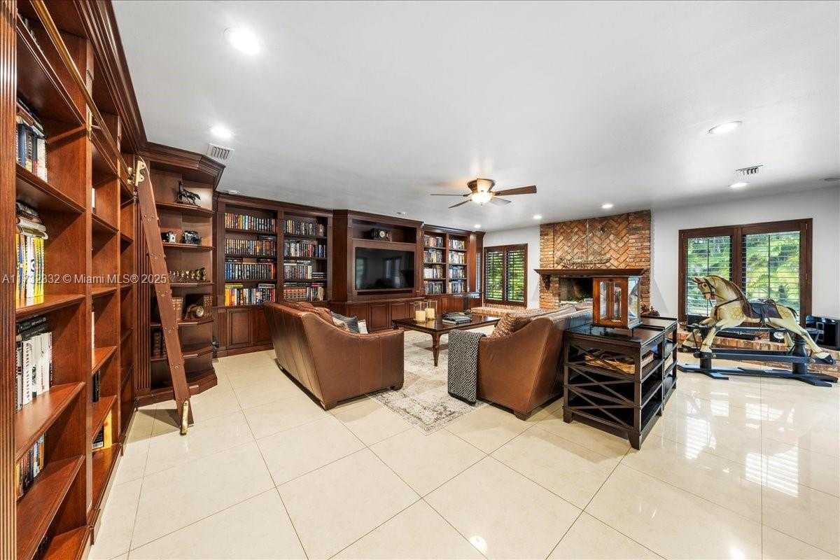 Small Image of 5922 SOUTH WEST 105TH ST, Pinecrest Number 12