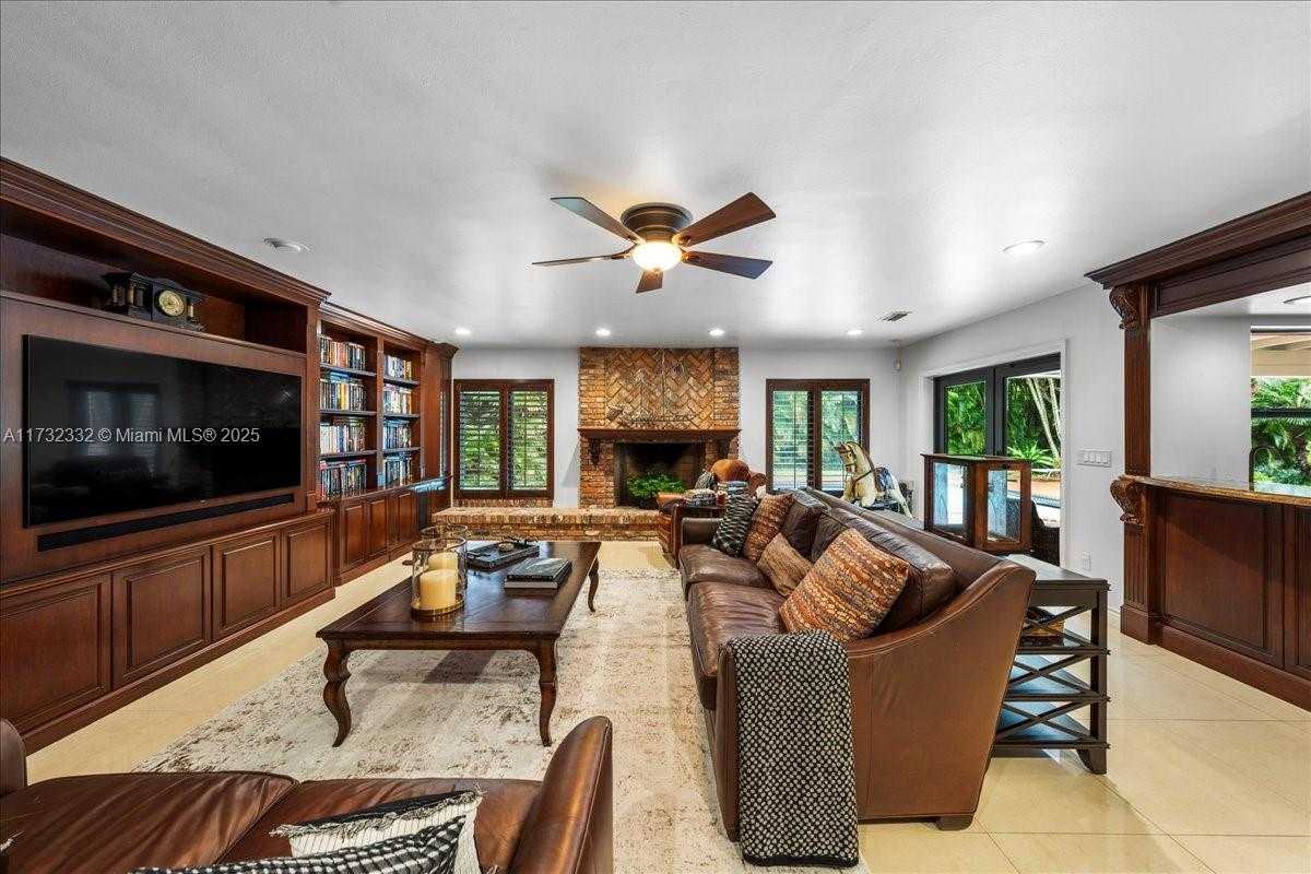 Small Image of 5922 SOUTH WEST 105TH ST, Pinecrest Number 13