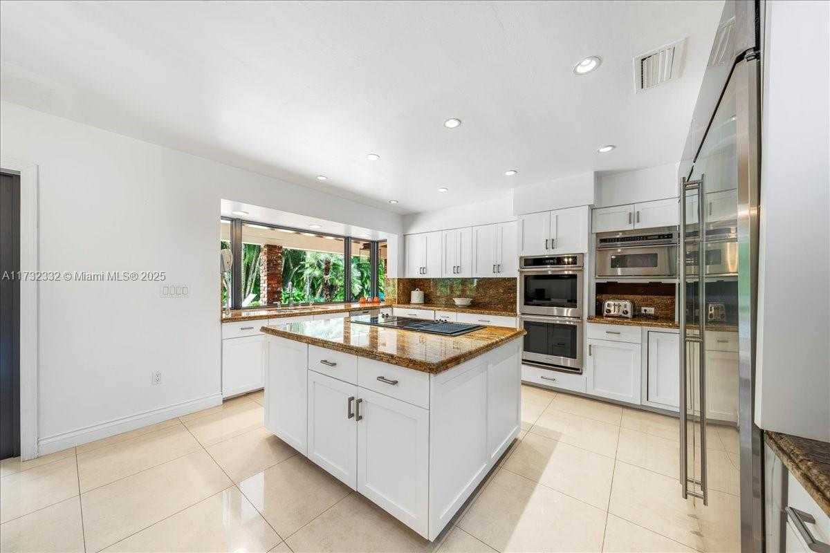 Small Image of 5922 SOUTH WEST 105TH ST, Pinecrest Number 18