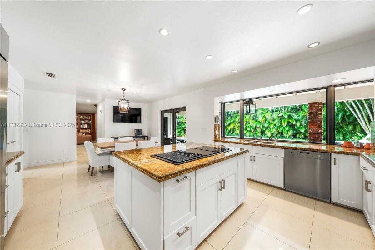 Small Image of 5922 SOUTH WEST 105TH ST, Pinecrest Number 19