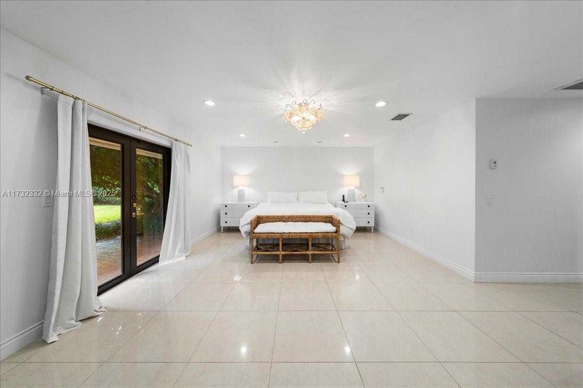 Small Image of 5922 SOUTH WEST 105TH ST, Pinecrest Number 24