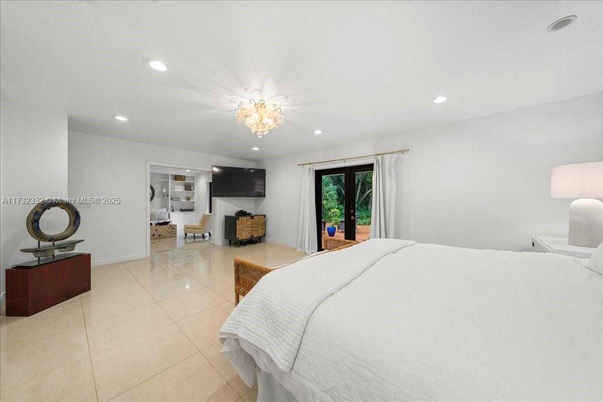 Small Image of 5922 SOUTH WEST 105TH ST, Pinecrest Number 25