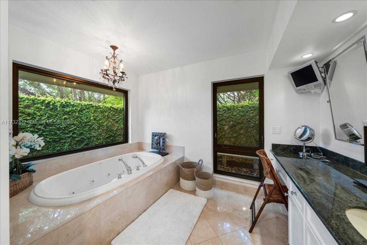 Small Image of 5922 SOUTH WEST 105TH ST, Pinecrest Number 26