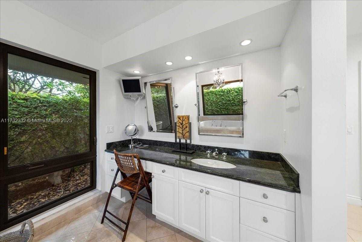 Small Image of 5922 SOUTH WEST 105TH ST, Pinecrest Number 27