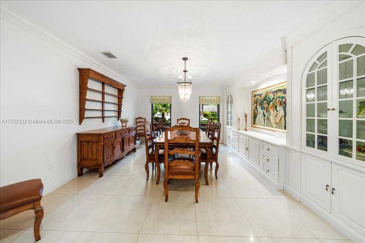 Small Image of 5922 SOUTH WEST 105TH ST, Pinecrest Number 28