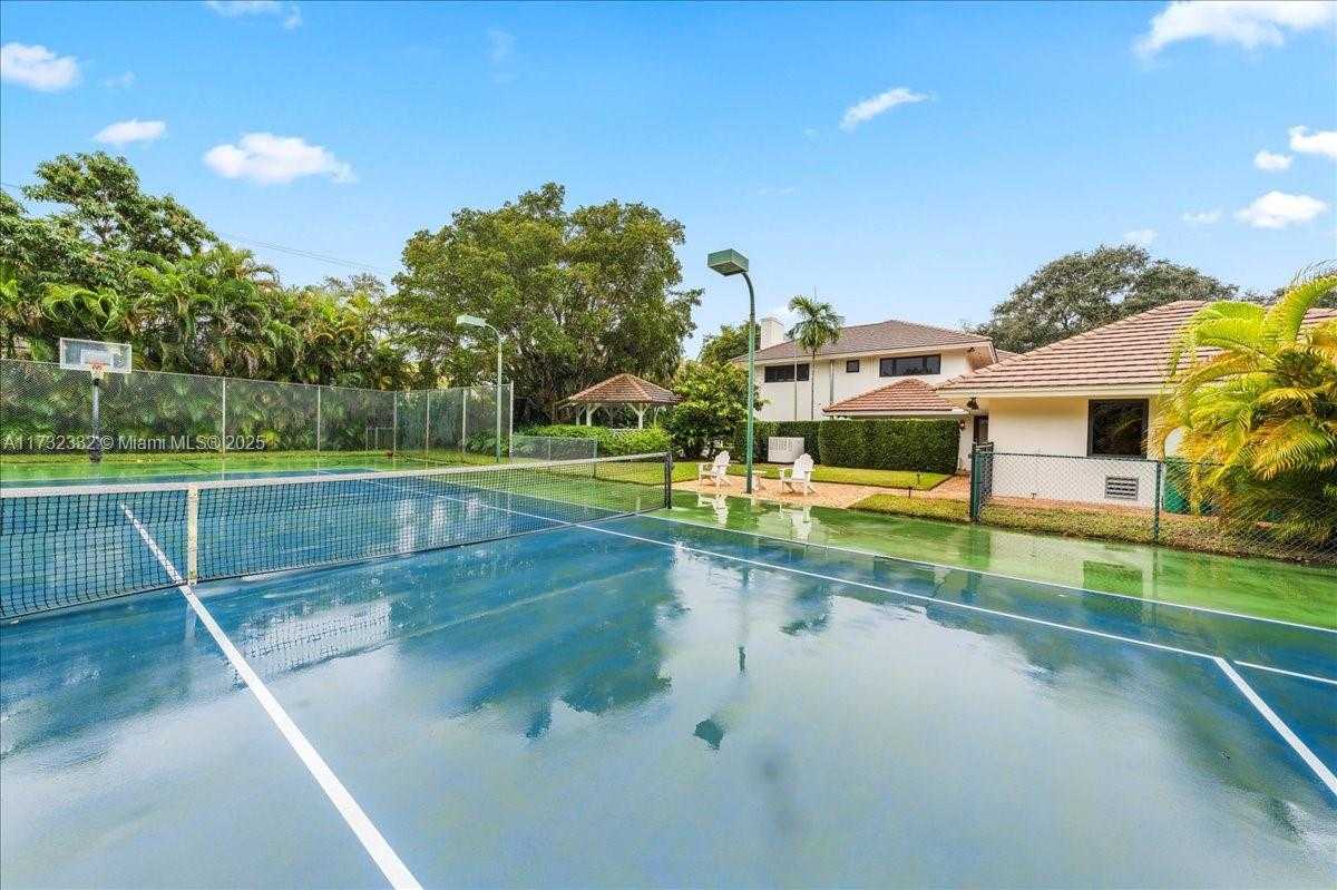 Small Image of 5922 SOUTH WEST 105TH ST, Pinecrest Number 3