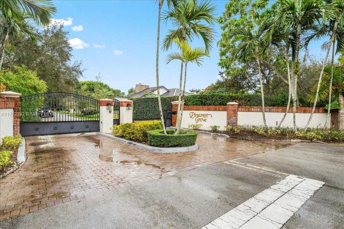 Small Image of 5922 SOUTH WEST 105TH ST, Pinecrest Number 33