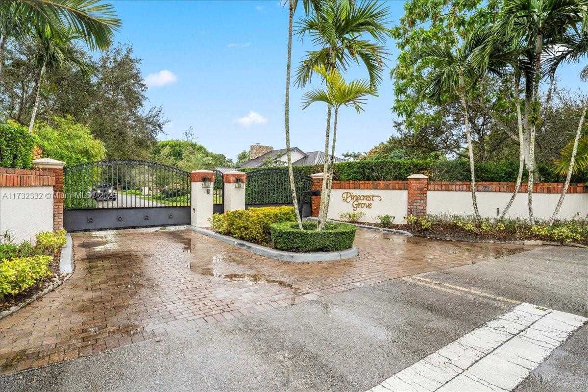 Small Image of 5922 SOUTH WEST 105TH ST, Pinecrest Number 34