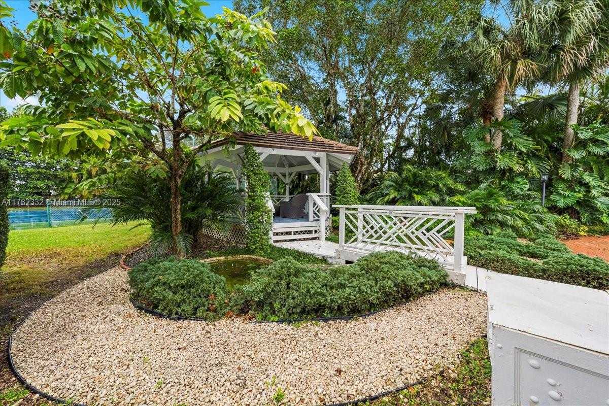 Small Image of 5922 SOUTH WEST 105TH ST, Pinecrest Number 8