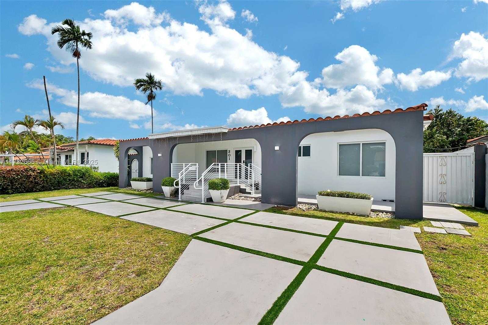 Small Image of 301 SOUTH WEST 30TH CT, Miami Number 3