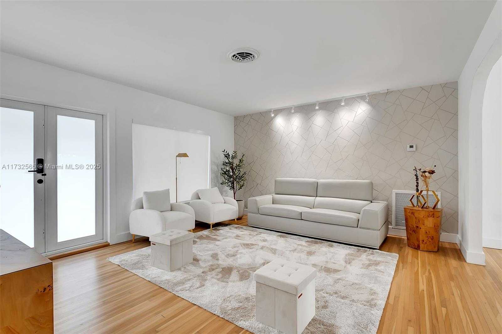 Small Image of 301 SOUTH WEST 30TH CT, Miami Number 32