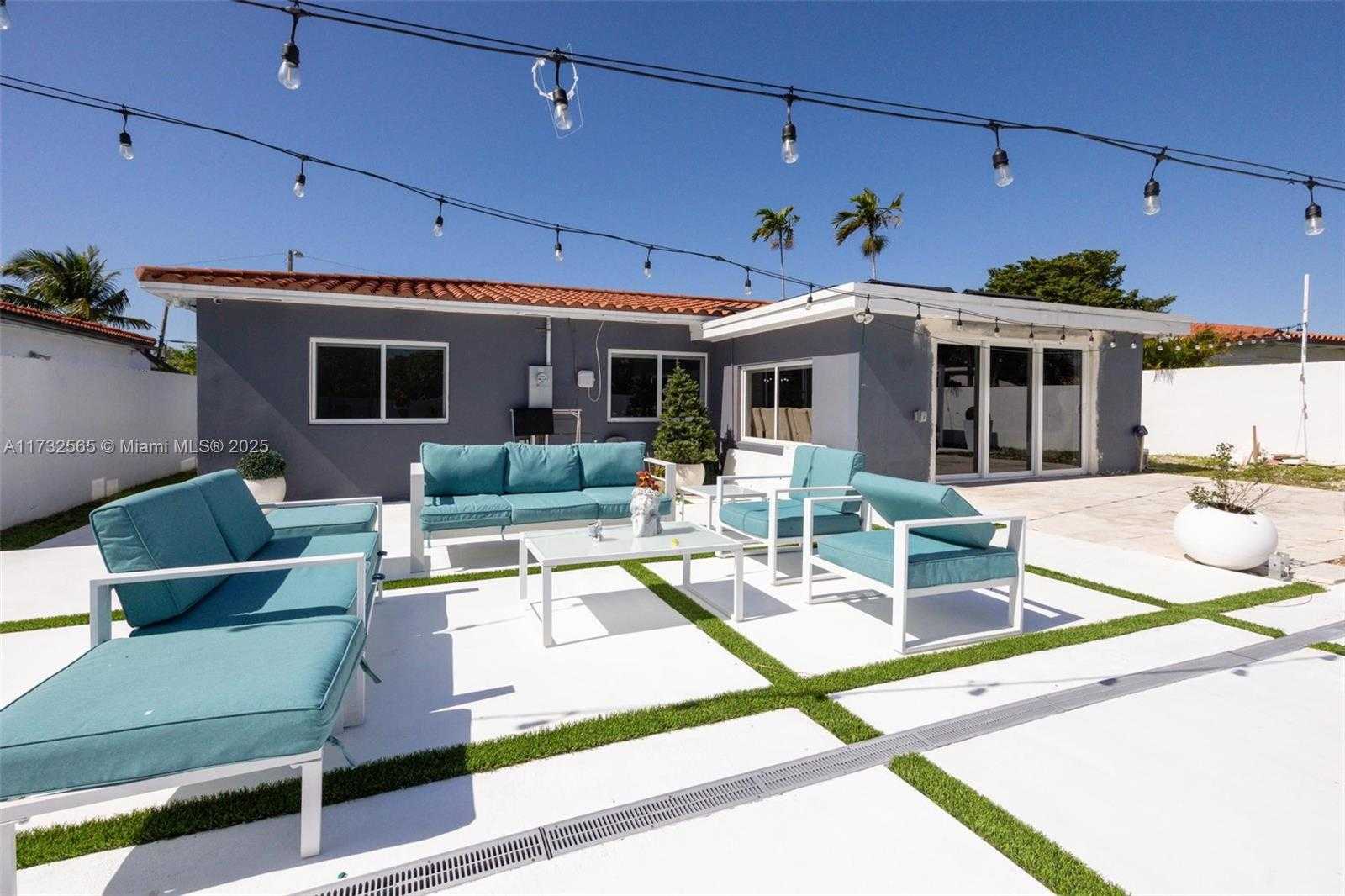 Small Image of 301 SOUTH WEST 30TH CT, Miami Number 37