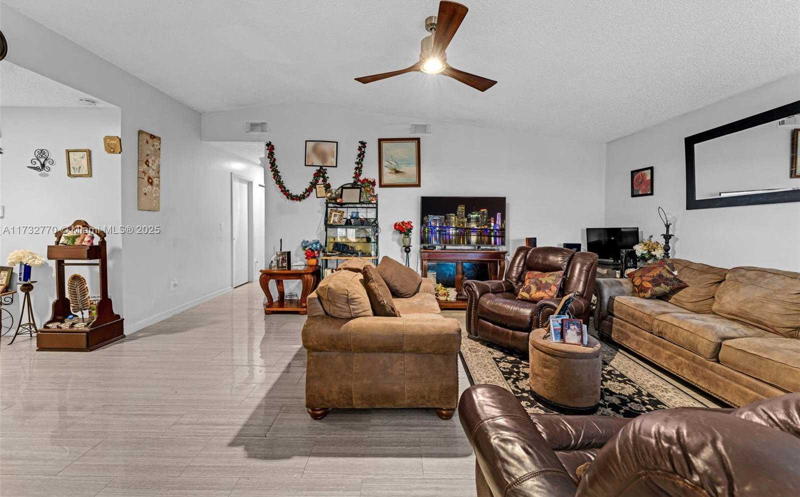 Small Image of 28268 SOUTH WEST 136TH AVE, Homestead Number 4