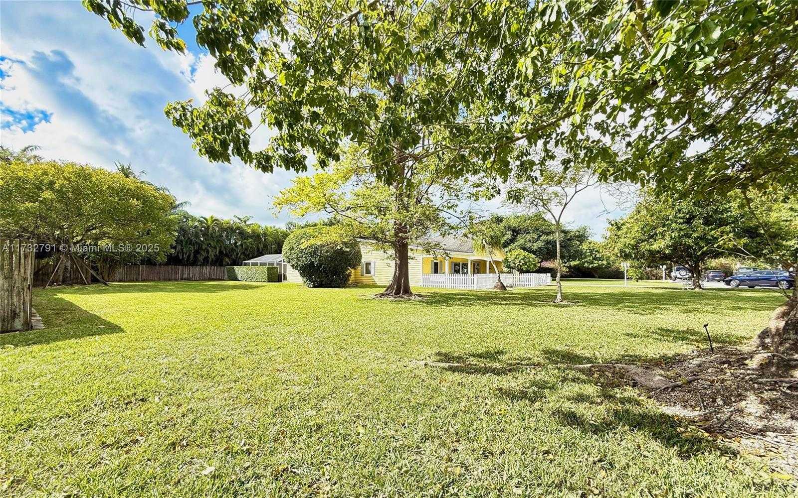 Small Image of 19280 SOUTH WEST 304TH ST, Homestead Number 26
