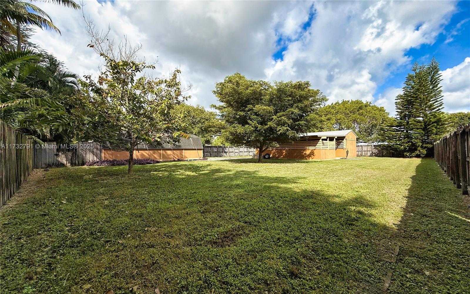 Small Image of 19280 SOUTH WEST 304TH ST, Homestead Number 33