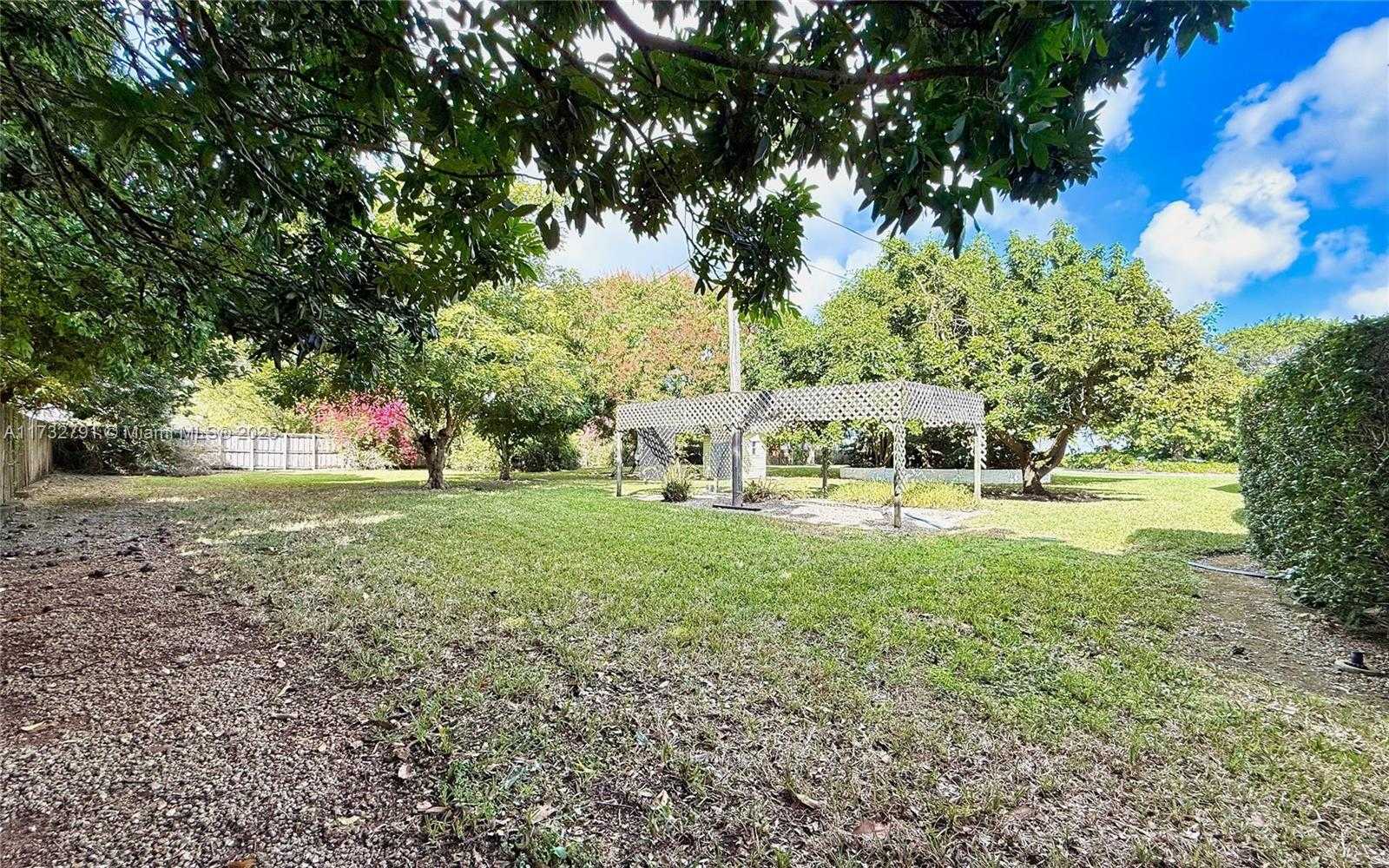 Small Image of 19280 SOUTH WEST 304TH ST, Homestead Number 36