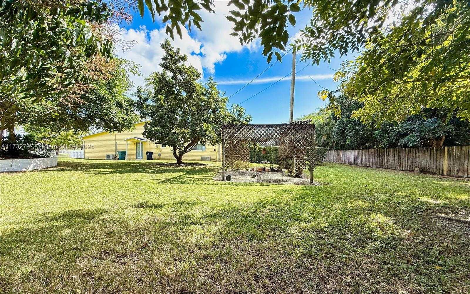 Small Image of 19280 SOUTH WEST 304TH ST, Homestead Number 38