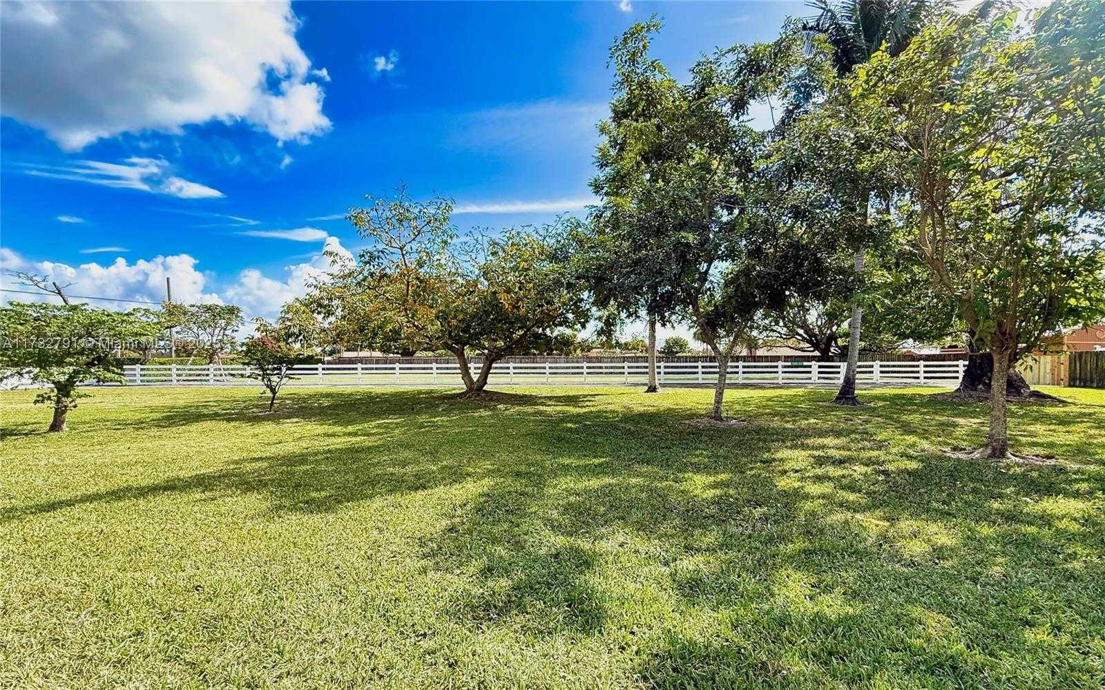 Small Image of 19280 SOUTH WEST 304TH ST, Homestead Number 41