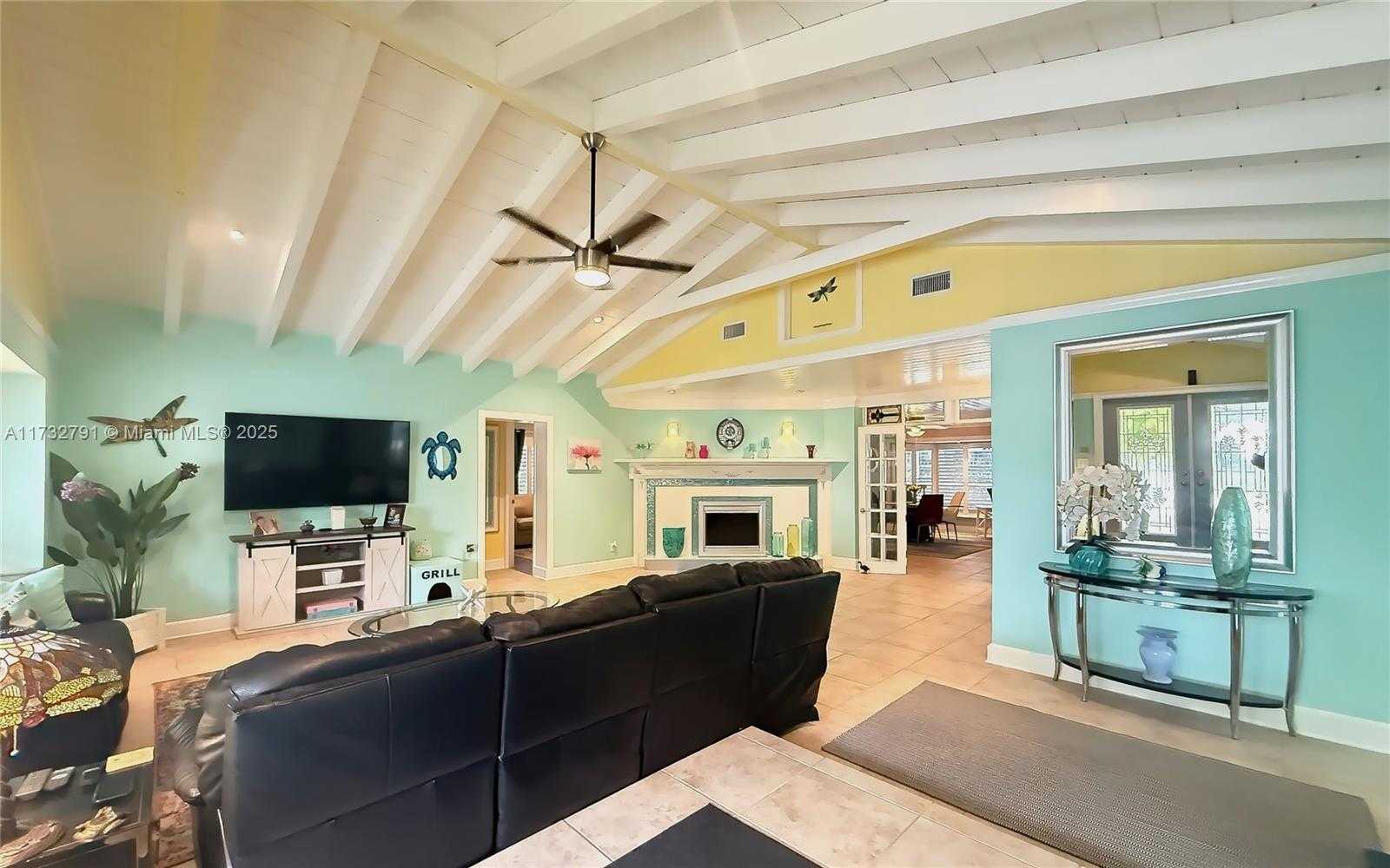 Small Image of 19280 SOUTH WEST 304TH ST, Homestead Number 5