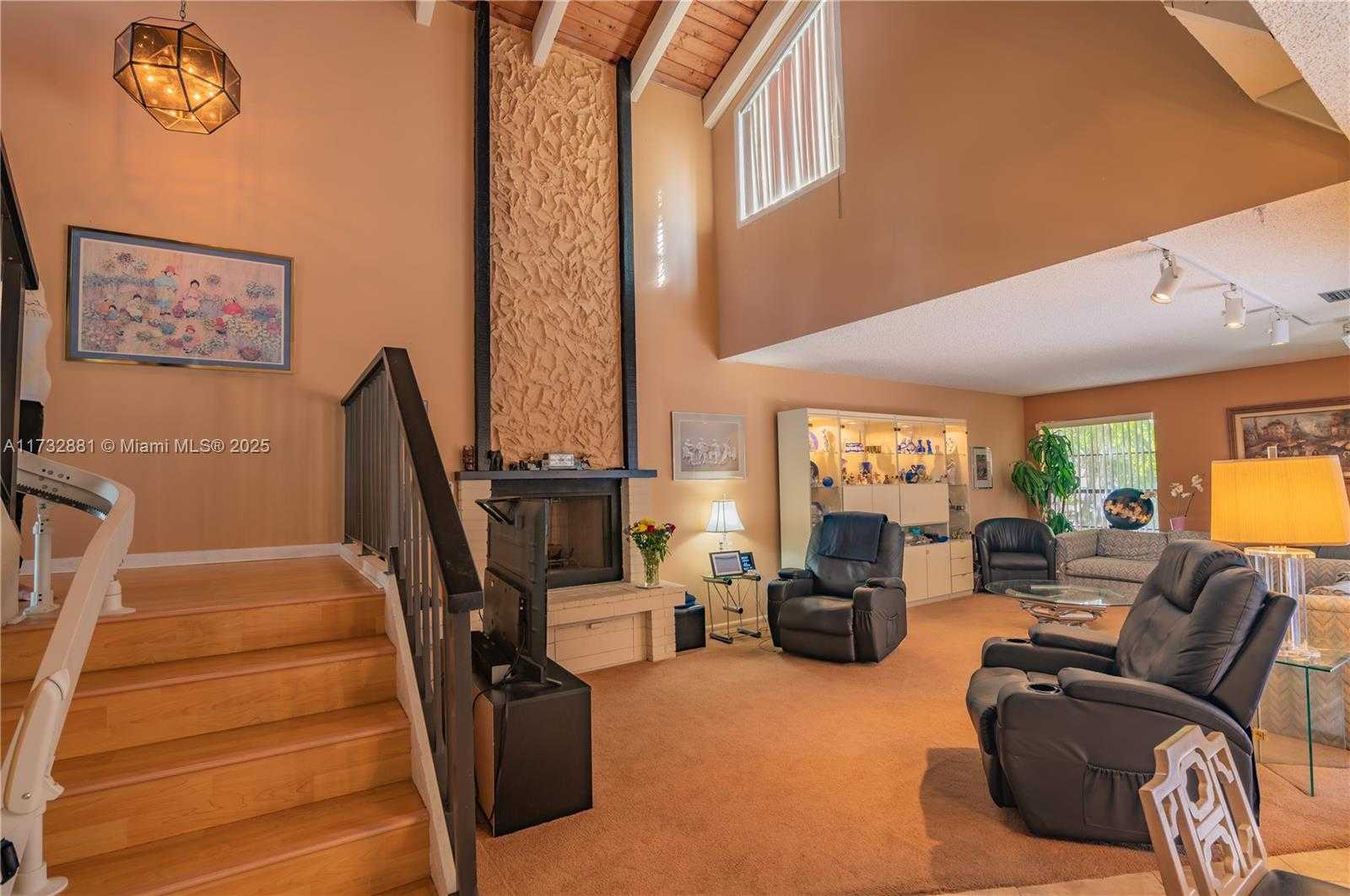 Small Image of 36 EASTMONT RD, Hollywood Number 11