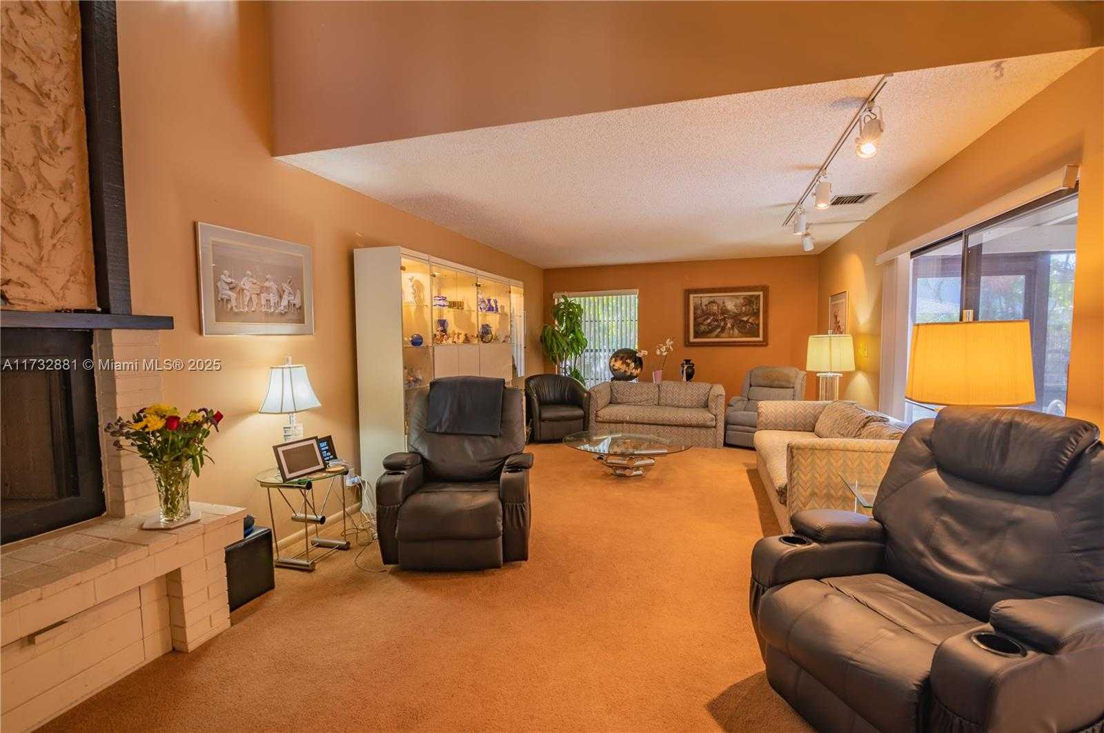 Small Image of 36 EASTMONT RD, Hollywood Number 12